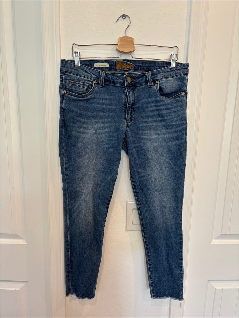 Kut from the Kloth Dark Blue Cropped Skinny Jeans